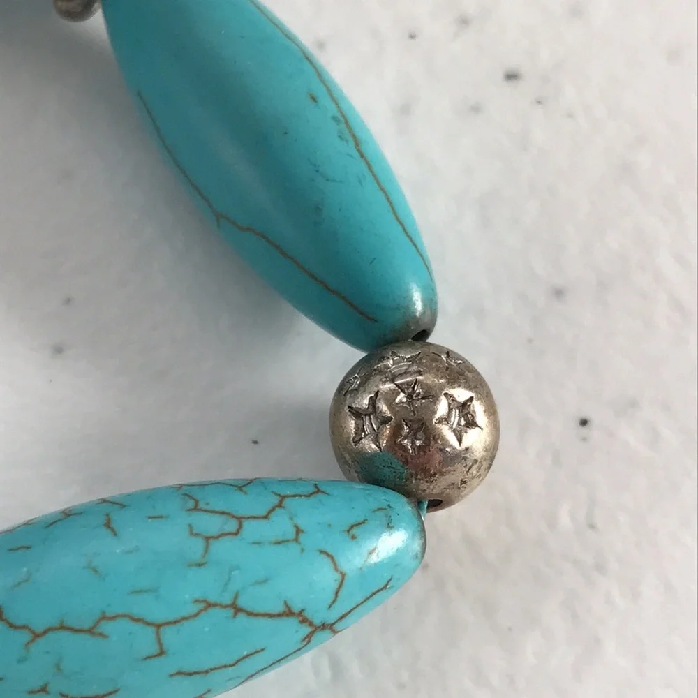 Vintage Faux Turquoise and Silver Bead Stretch Bracelet - Picture 6 of 6